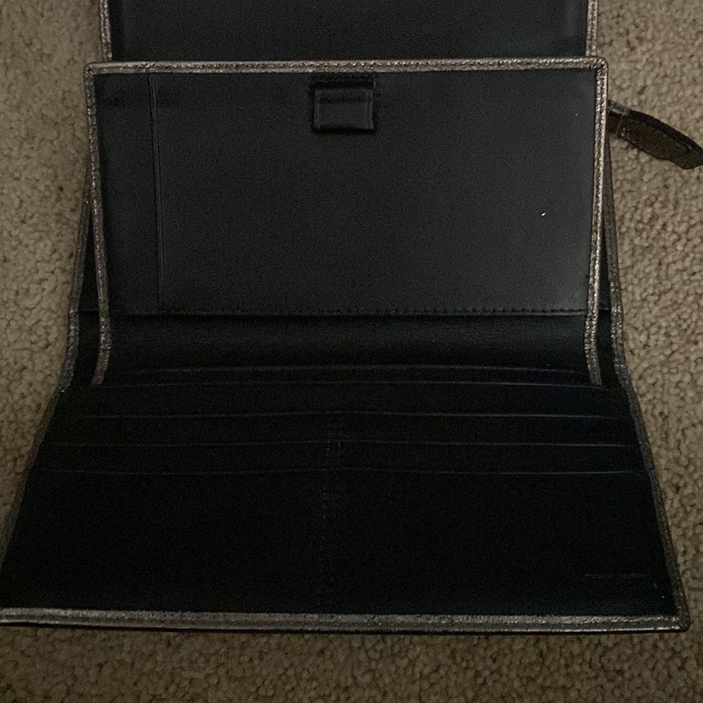Coach Chrome/Metallic Trifold wallet - Picture 3 of 4